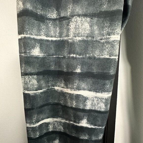 euc Adidas Grey/White/Black striped leggings, Size M - Picture 2 of 7